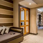 Savoy Rom